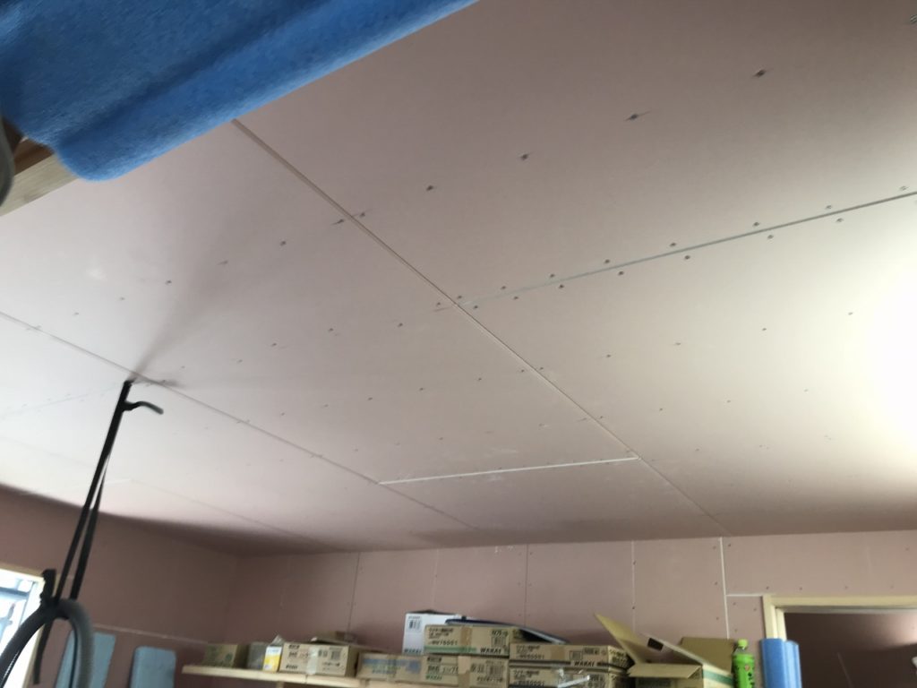 天井石膏ボード千鳥張り 施工現場からレポート 新築ブログ